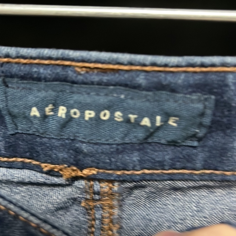 𝅺AEROPOSTALE- midi jean shorts - Picture 3 of 5